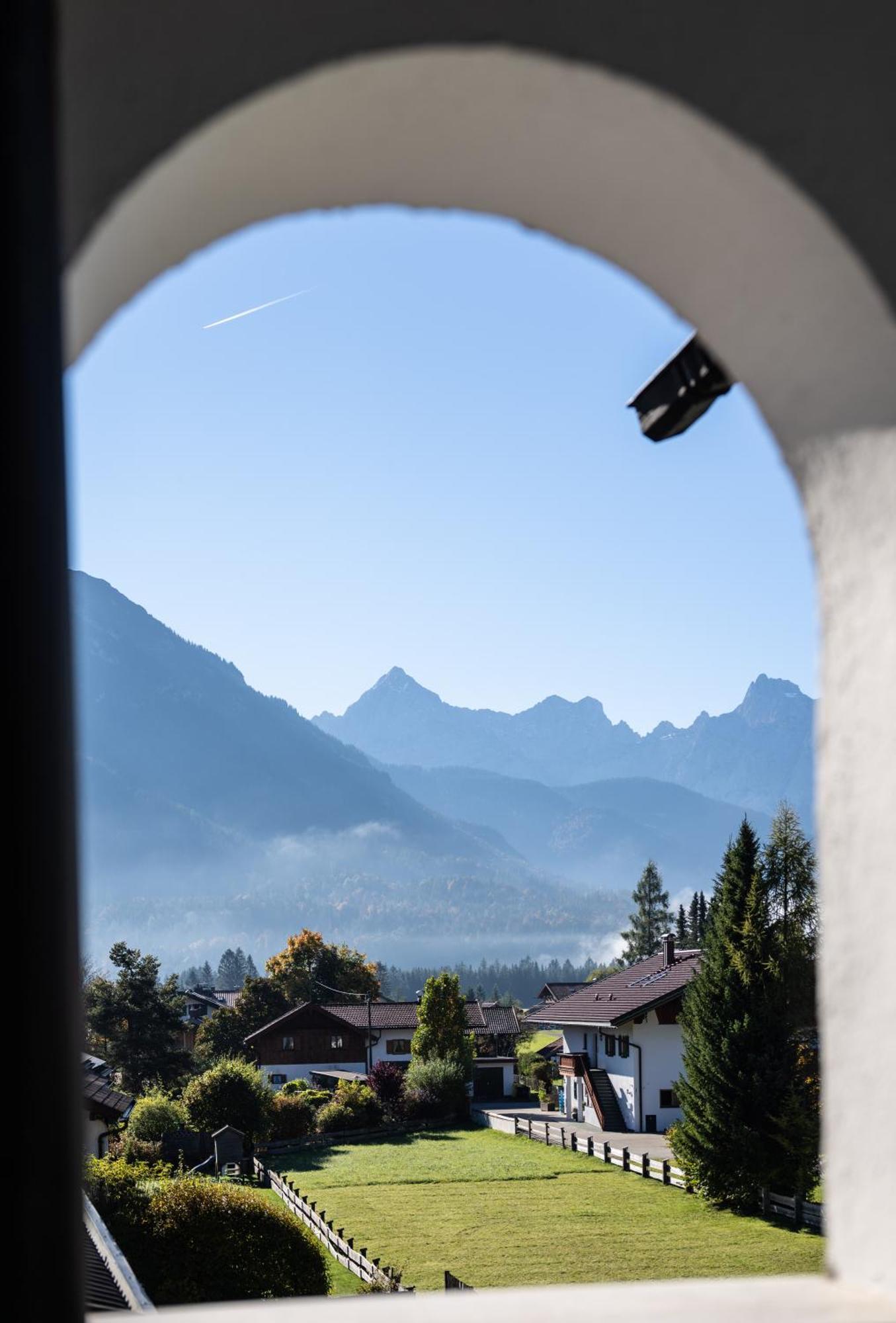 Parkhotel Wallgau 4 Sterne Superior Alpenjuwel Mit Spa Genuss, Golf & Wellness In Der Karwendel-Region Tradition Trifft Eleganz Im Stilvollen Rueckzugsort ภายนอก รูปภาพ