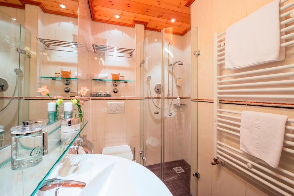 Parkhotel Wallgau 4 Sterne Superior Alpenjuwel Mit Spa Genuss, Golf & Wellness In Der Karwendel-Region Tradition Trifft Eleganz Im Stilvollen Rueckzugsort ภายนอก รูปภาพ