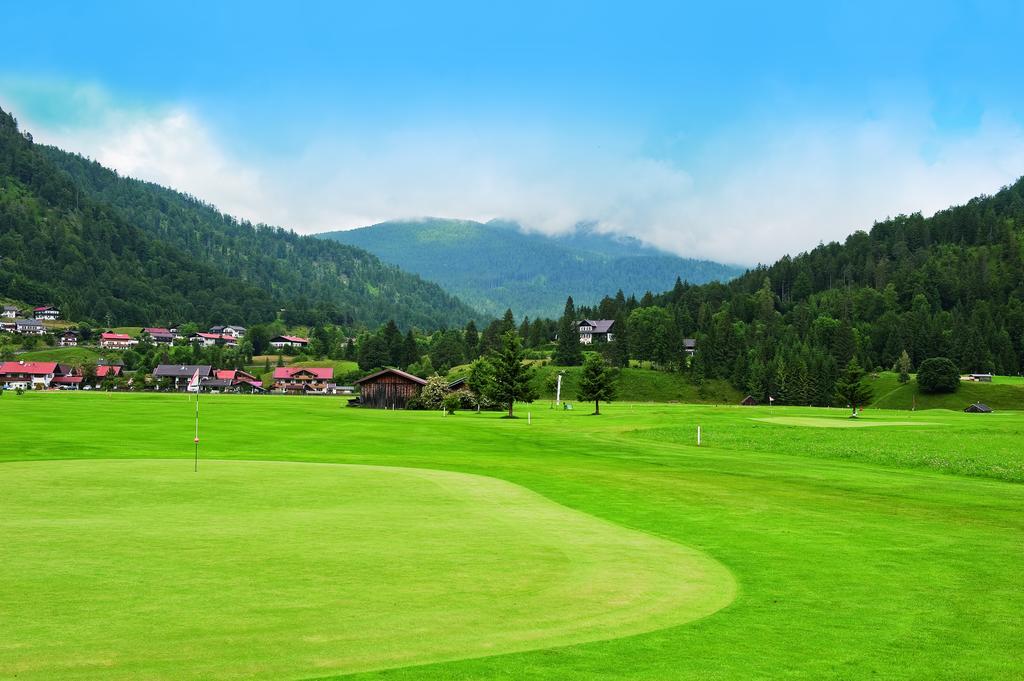Parkhotel Wallgau 4 Sterne Superior Alpenjuwel Mit Spa Genuss, Golf & Wellness In Der Karwendel-Region Tradition Trifft Eleganz Im Stilvollen Rueckzugsort ภายนอก รูปภาพ