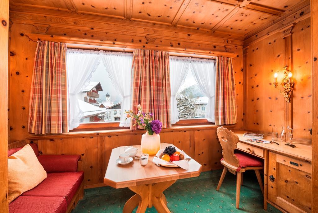 Parkhotel Wallgau 4 Sterne Superior Alpenjuwel Mit Spa Genuss, Golf & Wellness In Der Karwendel-Region Tradition Trifft Eleganz Im Stilvollen Rueckzugsort ภายนอก รูปภาพ